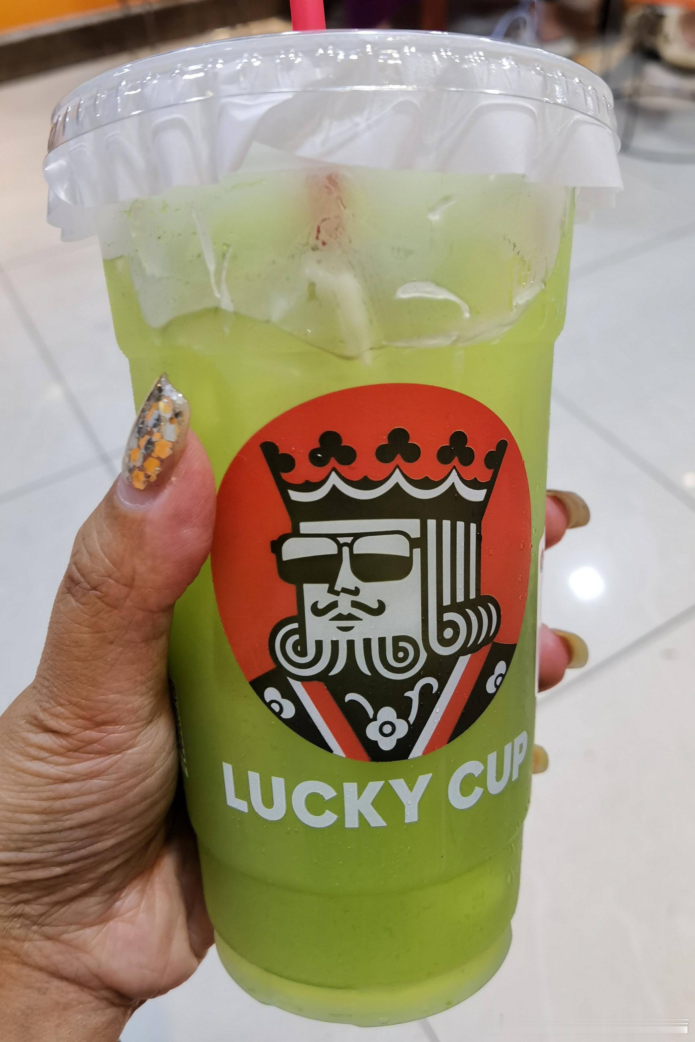 我宣布背叛蜜雪冰城，投靠幸运咖了！青提香柠茶YYDS！！！ 