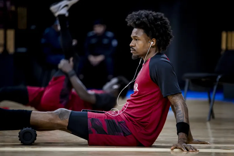 现有局势下，上海男篮和古德温每天保持着一定的沟通和联系，后者目前仍在卡塔尔等待领