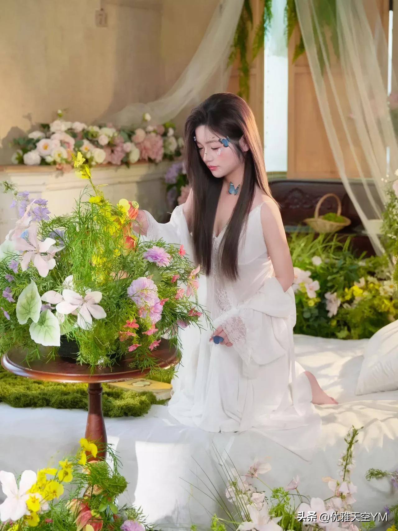 梦幻花海中的优雅少女，静谧时光里的温柔瞬间。