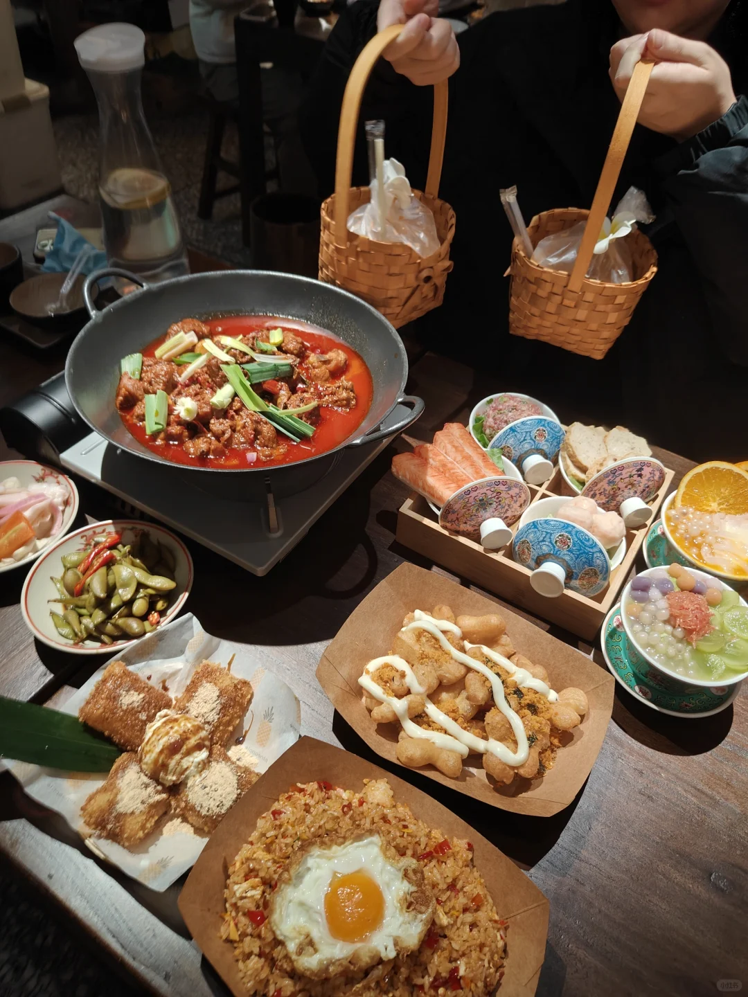 我也想吃食堂啊，但是谁让他是富贵坤！