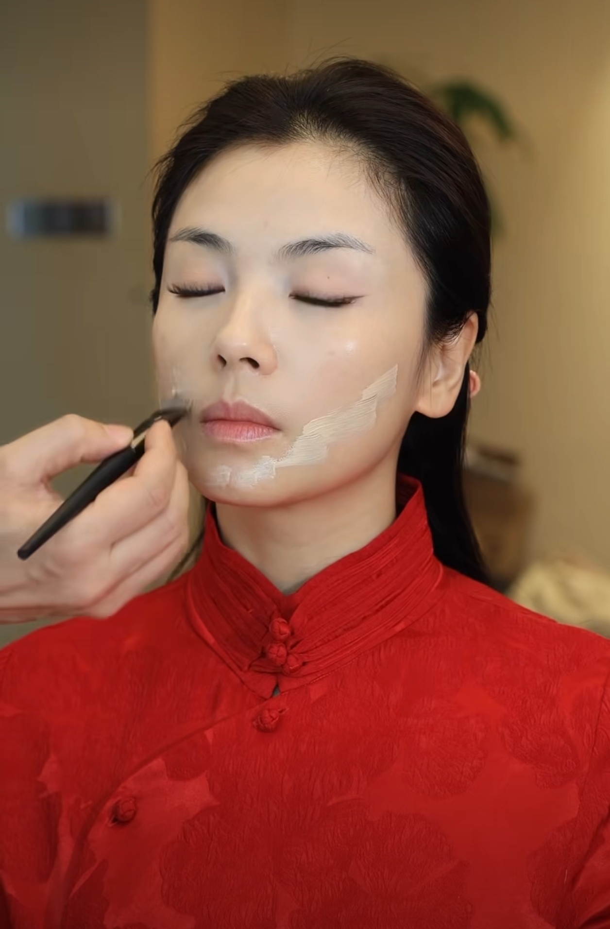 刘涛眼皮上的痣和脸上被油溅到的斑都好明显比化完好看太多了