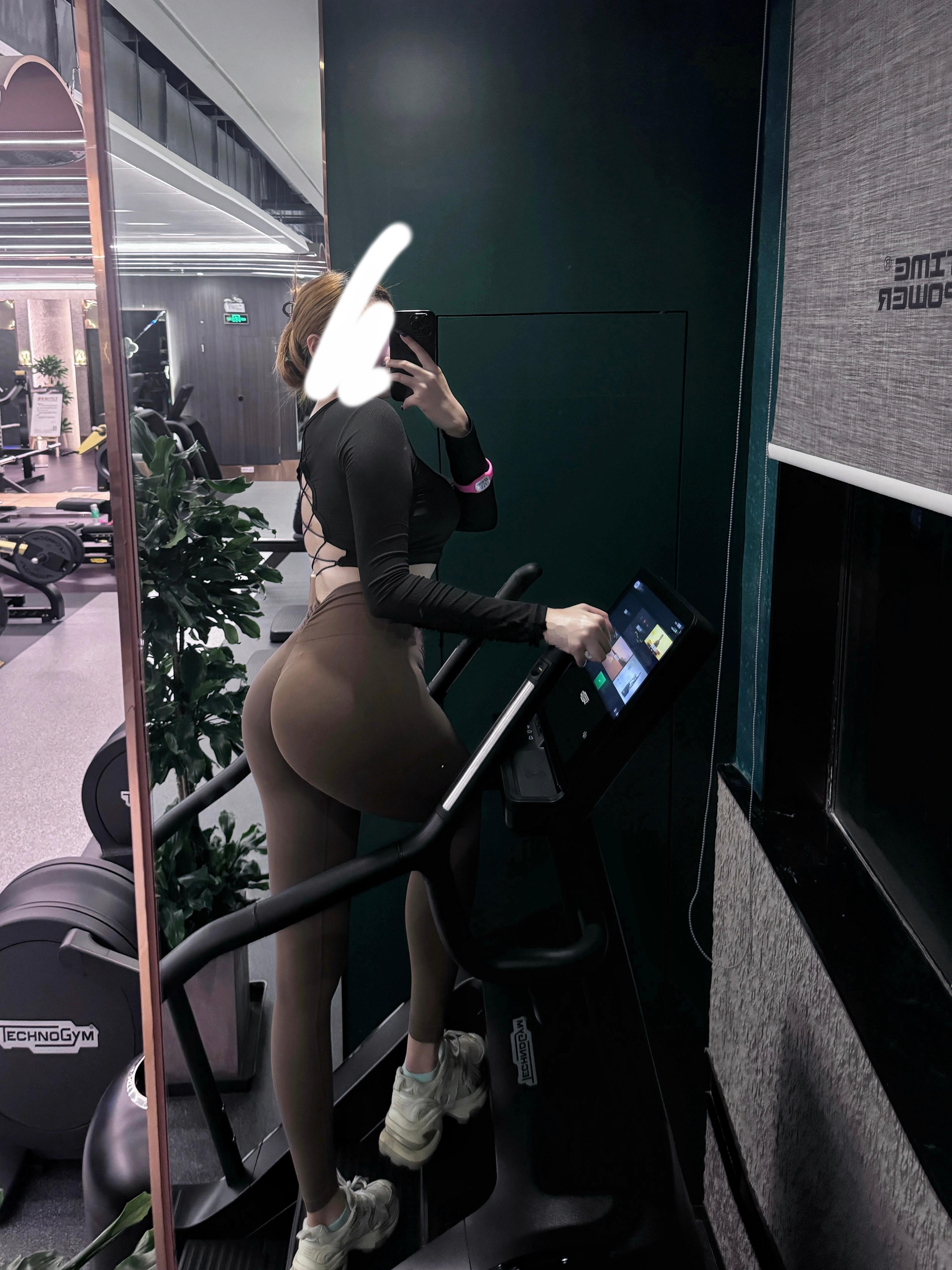 受不了自己没有马甲线的肚子那就好好训练！健身打卡健身 广州