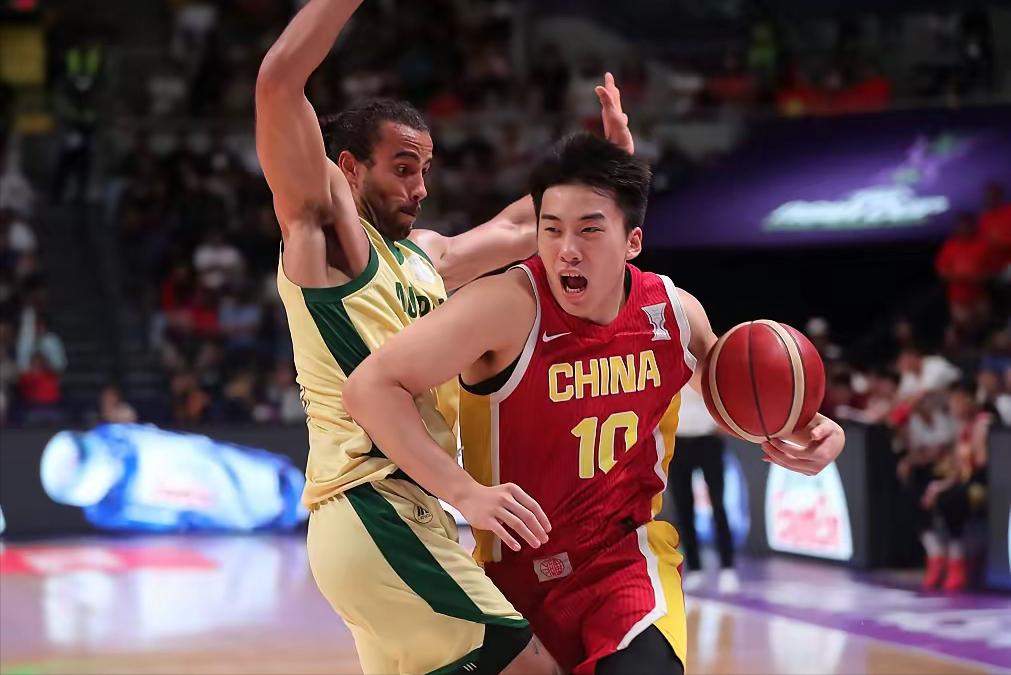 NCAA蓝领回国砍23分！这让我想起了当年的易建联和王治郅

今天王俊杰23分打