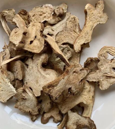 为什么白术能健脾胃？从脾虚泄泻到经典方剂说清楚
一、先抓核心：白术专克脾虚的 “