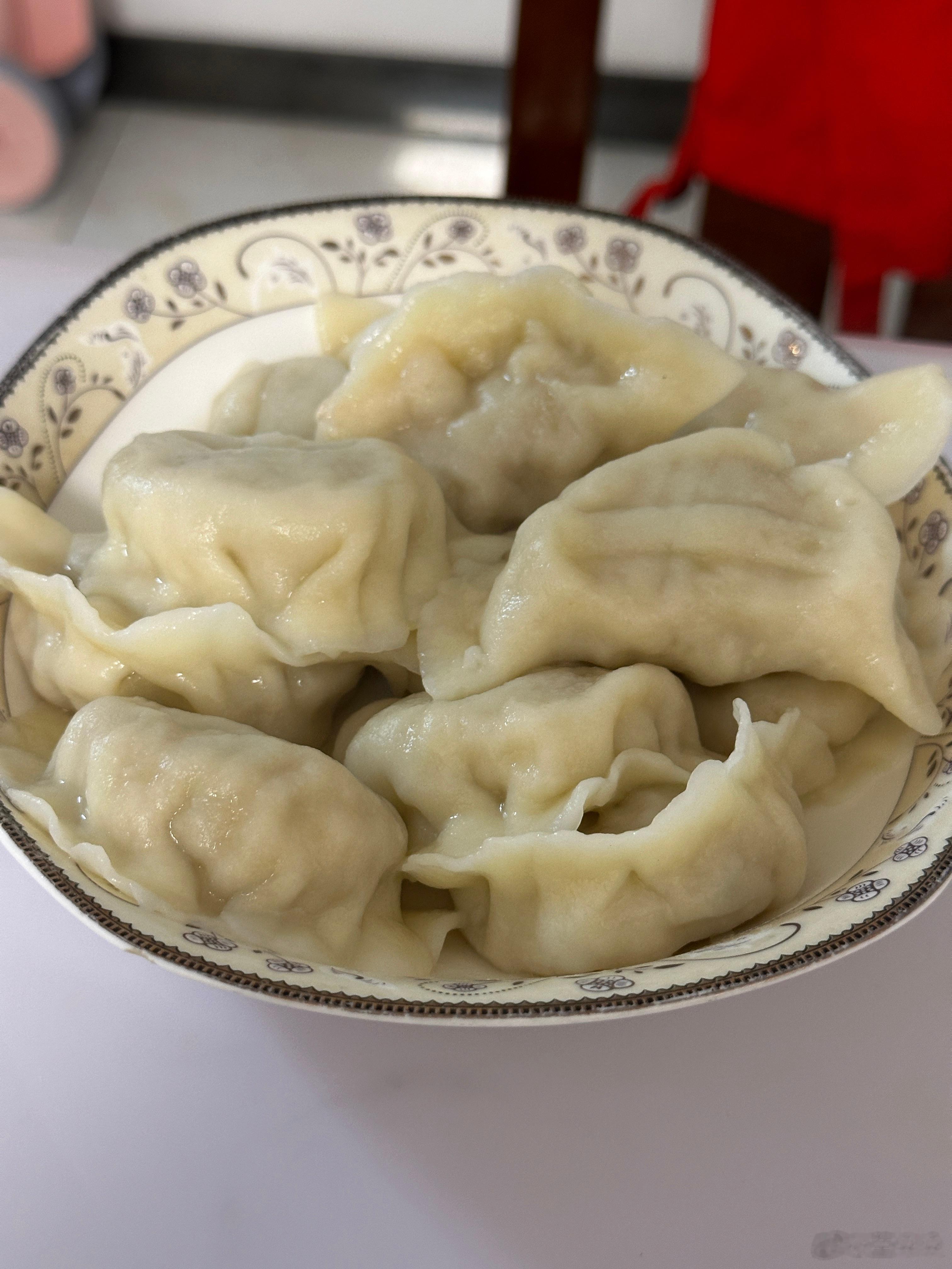 🍀有两种不联系：一种是忘记了，一种是放在回忆里。🍀早餐白菜猪肉馅饺子那么好吃