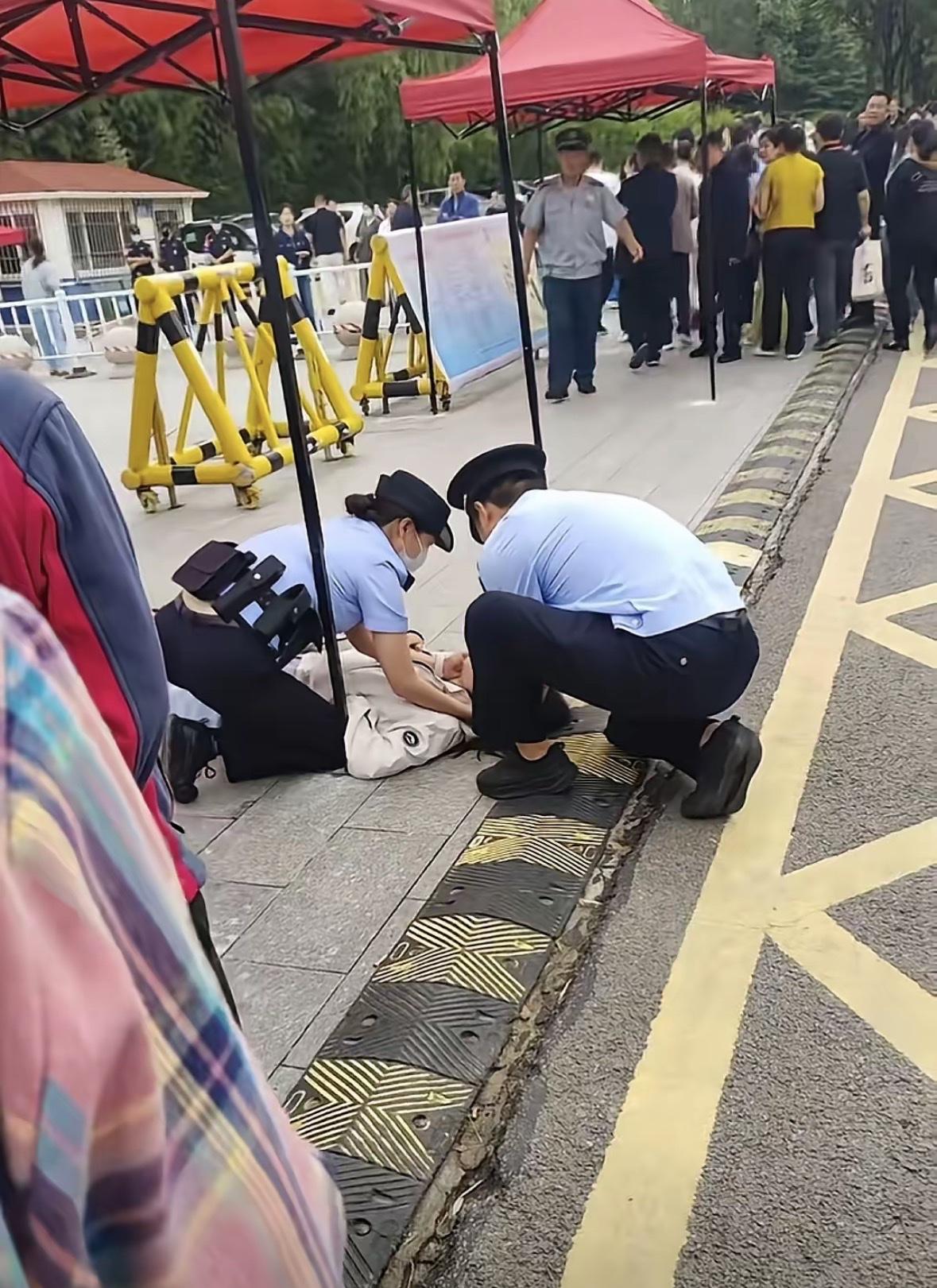 万万没想到，
高考期间有见过跑错考场的，丢了证件的，可考场外家长因过度紧张晕倒的
