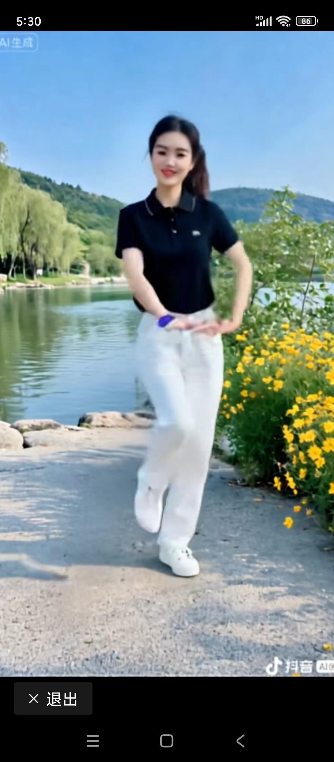 上联：青山不懂相思曲，如何对下联绿水难明寂寞诗。