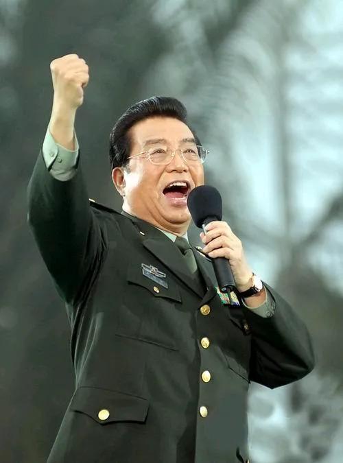 怀念出歌唱家的年代，现在为何出不了歌唱家了呢？

大家发现没？已经有多少年舞台上