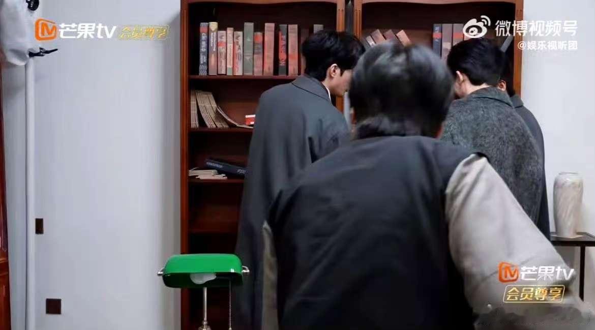 曹恩齐逃npc追曹恩齐插翅难飞  原来曹恩齐也有这么“社死”的时刻！被NPC追着