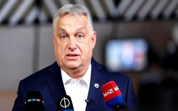 匈牙利那个在位十六年的欧尔班，出事了。
搞他的不是布鲁塞尔，也不是华盛顿，而是他