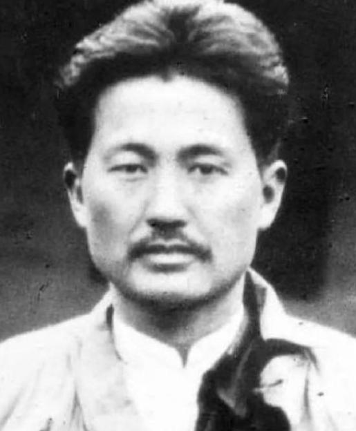 1935年，方志敏被俘，在狱中，他用米汤给鲁迅写信，想让鲁迅救他，鲁迅却说：