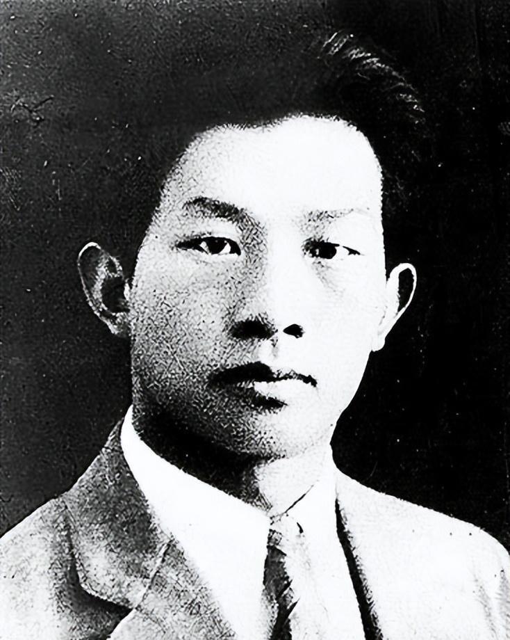 黄埔一期唯一被开除学生，后来成为我党高级将领，成为国民党高层的死敌，结局令人深思