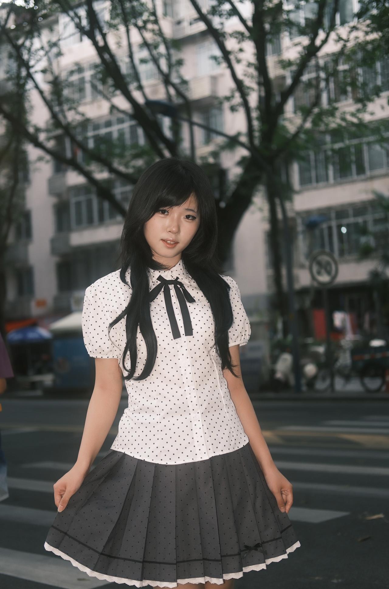 偶遇街头，随拍两张女高中生的清纯校园穿搭 少女感随拍 日常穿搭分享 青春感穿搭