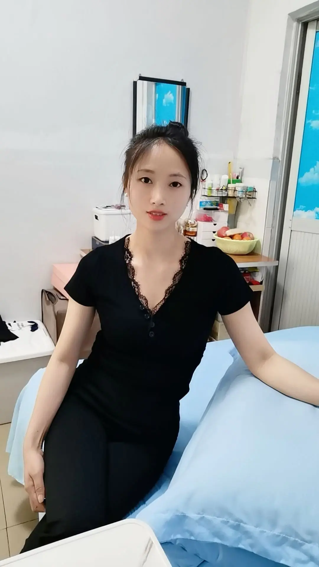 90后的我30多岁了，一个人在龙华上班，拿着七千多的工资，租着450的...
