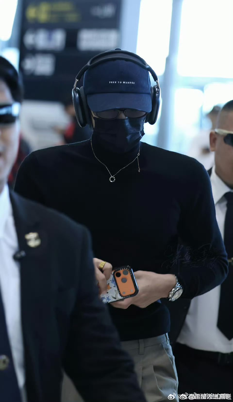 于适泰国机场出发路透，这个太平洋宽肩 好帅于适yosh