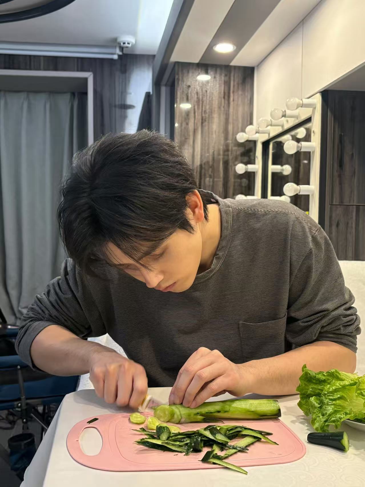 陈飞宇生日月正式开启陈飞宇四月的第一天陈飞宇四月的第一天，生日月正式开启，