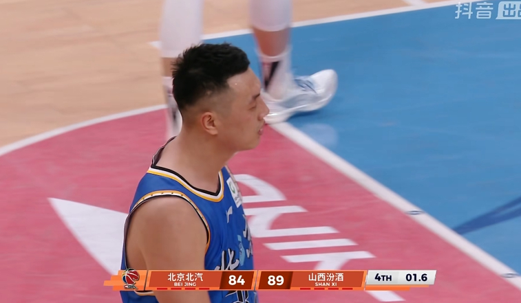 这真不怪人家山西队啊，北京队25秒守全场紧逼的布置太牛了。。。。。。稳稳防一个机