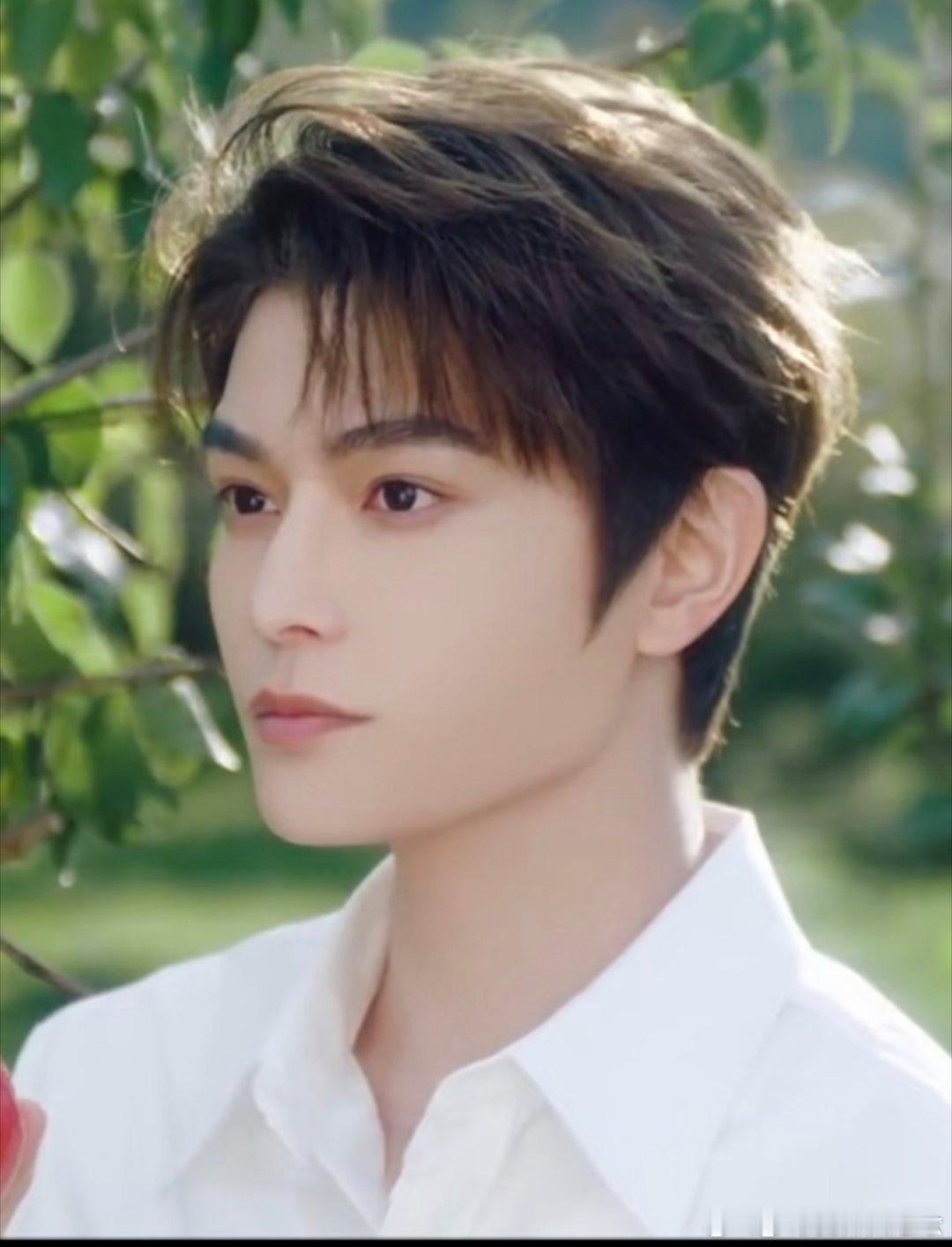 丁禹兮歌曲乖乖啊,今天的你也辛苦了 dyx丁禹兮且初品牌代言人 “上帝把银河揉碎
