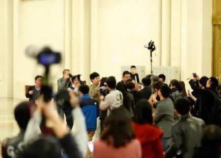 日本正在没日没夜修军事基地！美国智库：中国的动作更猛更快。大家别以为高市早苗只是