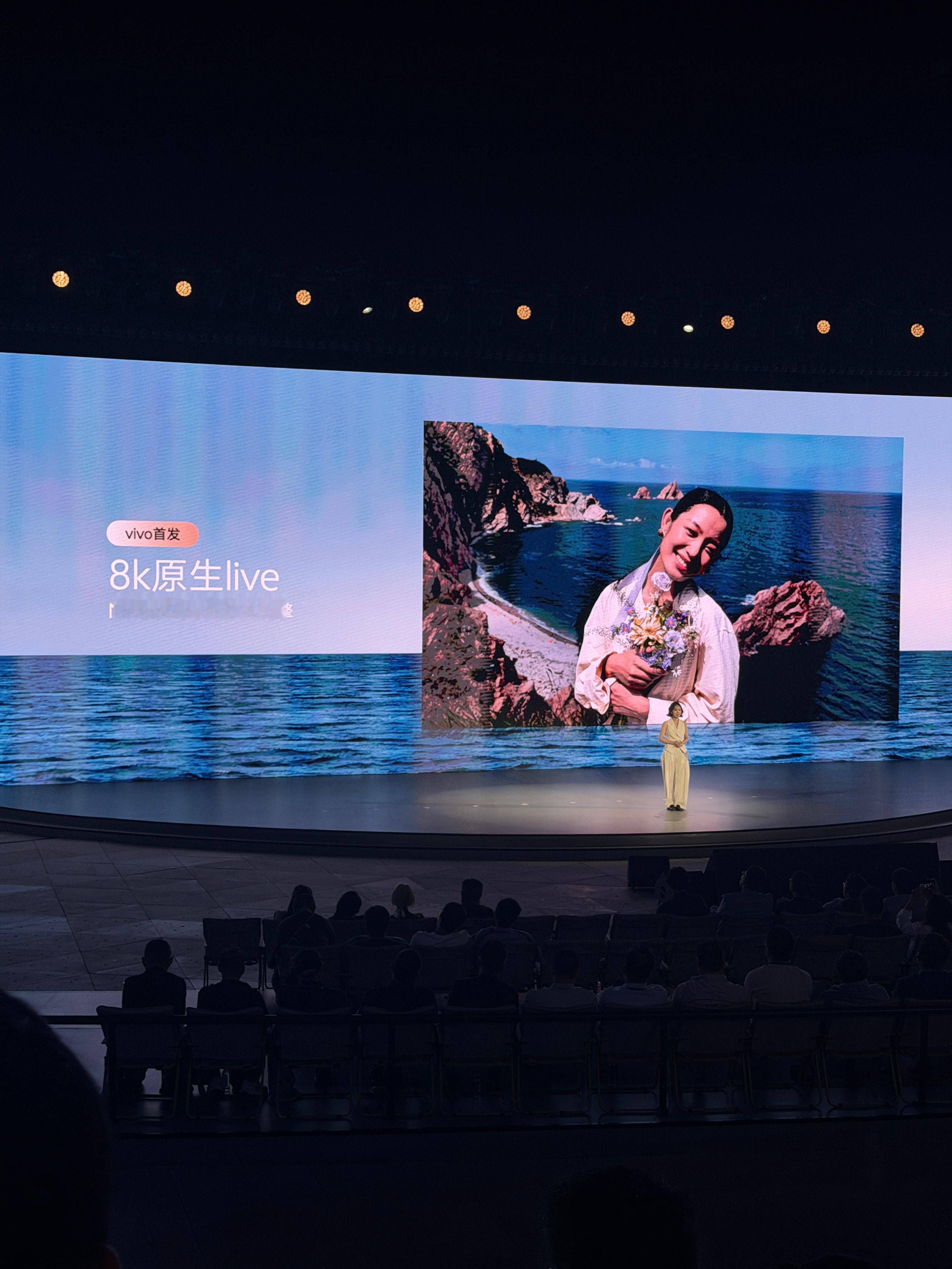 妈呀，vivo简直卷疯了[捂嘴哭]8k原生live？拍摄这一块蓝厂是真下功夫[捂