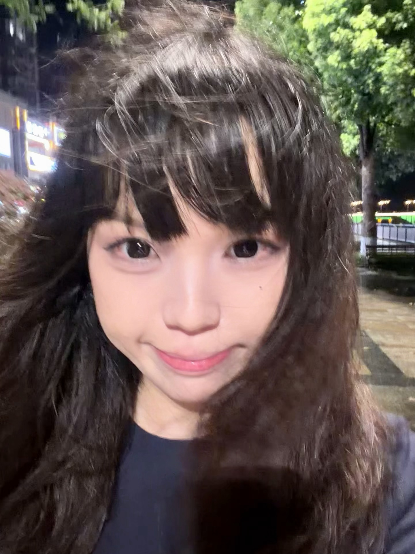 风雨天从来没放过沙发 