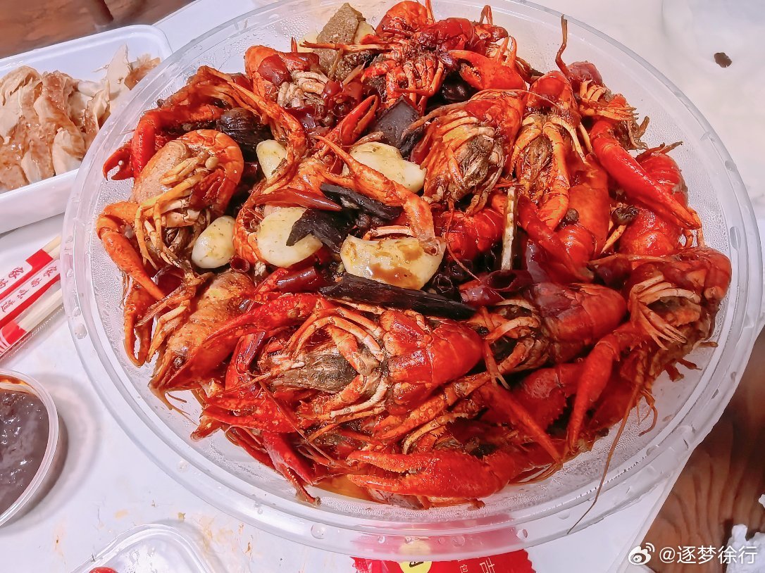 又是一个安静的周末追剧与龙虾 