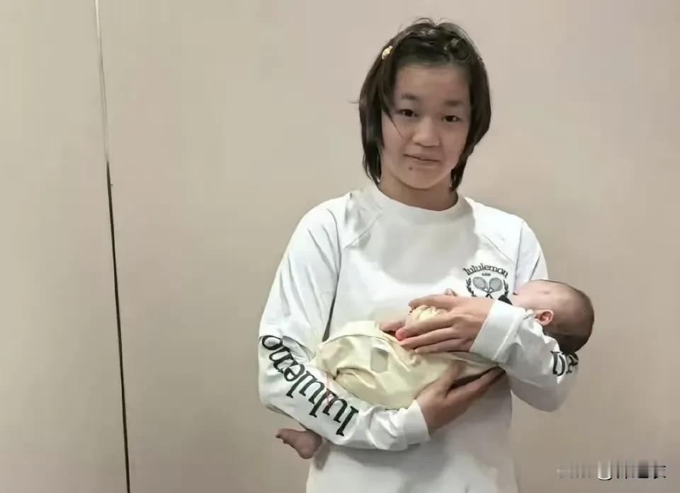 全红婵现在好好念书就行了，而她的运动生涯也给她换取了大学通知书，不然按照她的学习