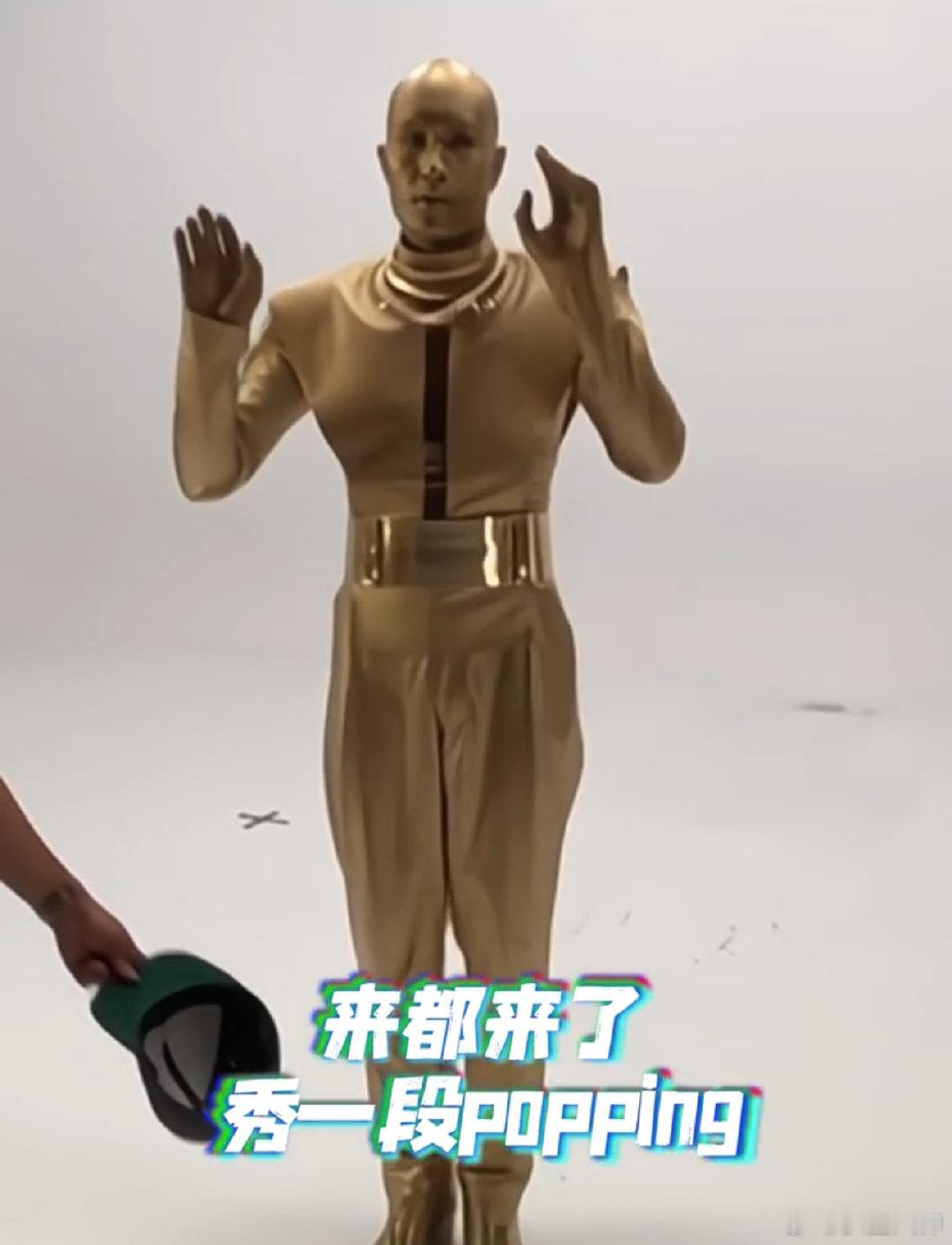 #黄宣有张包罗万象的脸#众所周知，这个世界上的人分两类，和黄宣长得像的，以及和黄