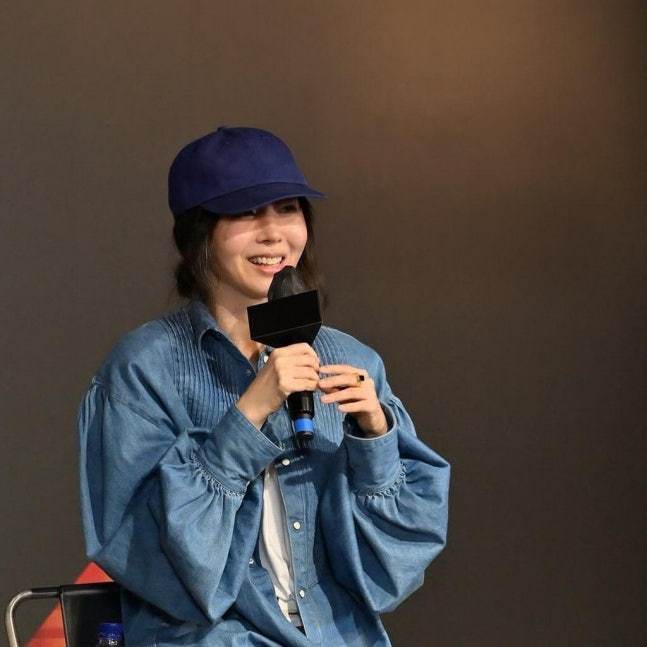 闵熙珍未出席记者会曝闵熙珍与NewJeans父母关系紧张 据韩媒，28日，闵熙珍