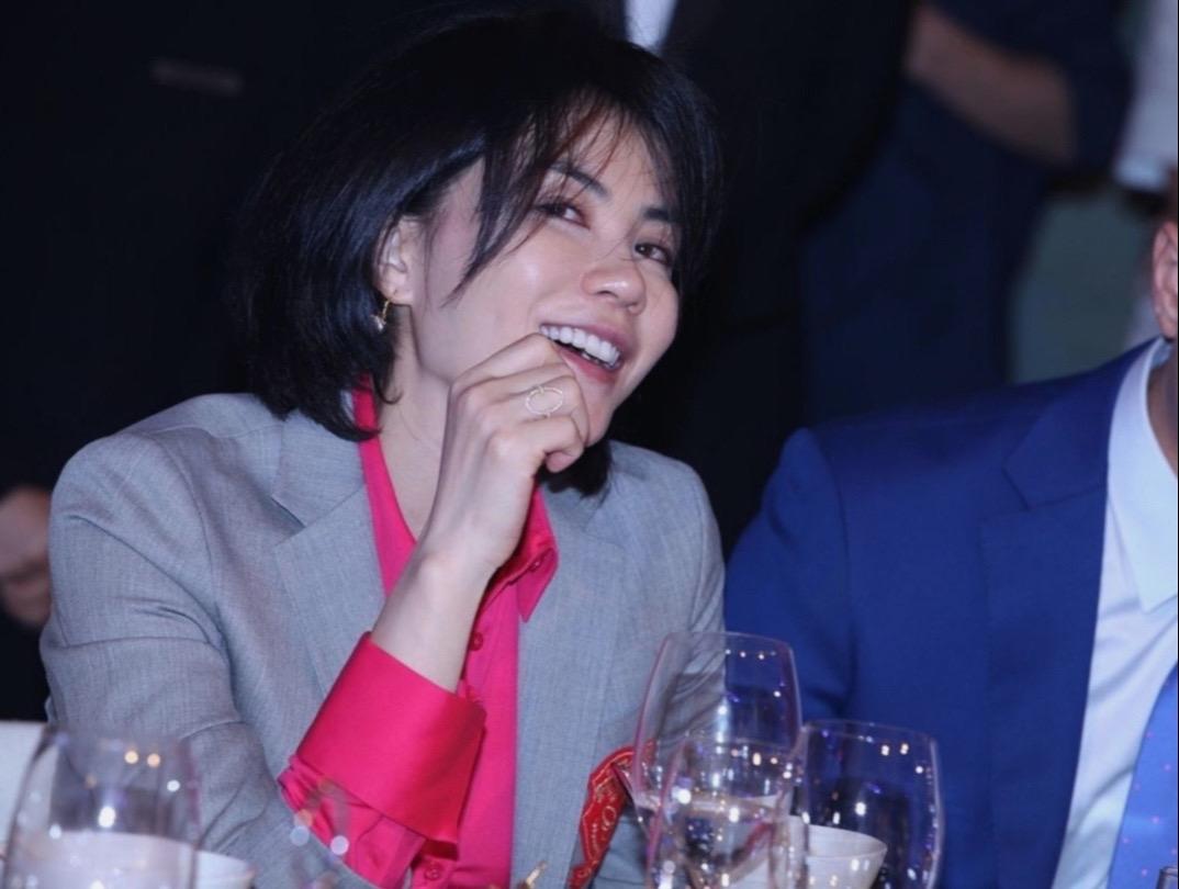 王菲2012年参加慈善芭莎夜。妈妈级别
