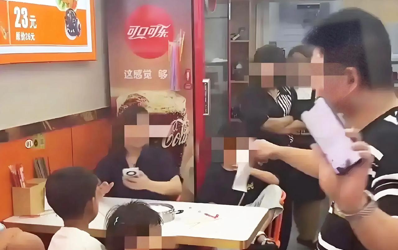 七个人点一碗面还续面这事，

有个地方一直没想明白，

你说女子想占便宜吧，她们