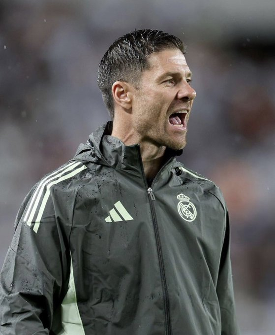 利物浦已与阿隆索接触 据国外媒体报道，利物浦已联系阿隆索询问他执教利物浦的可能性