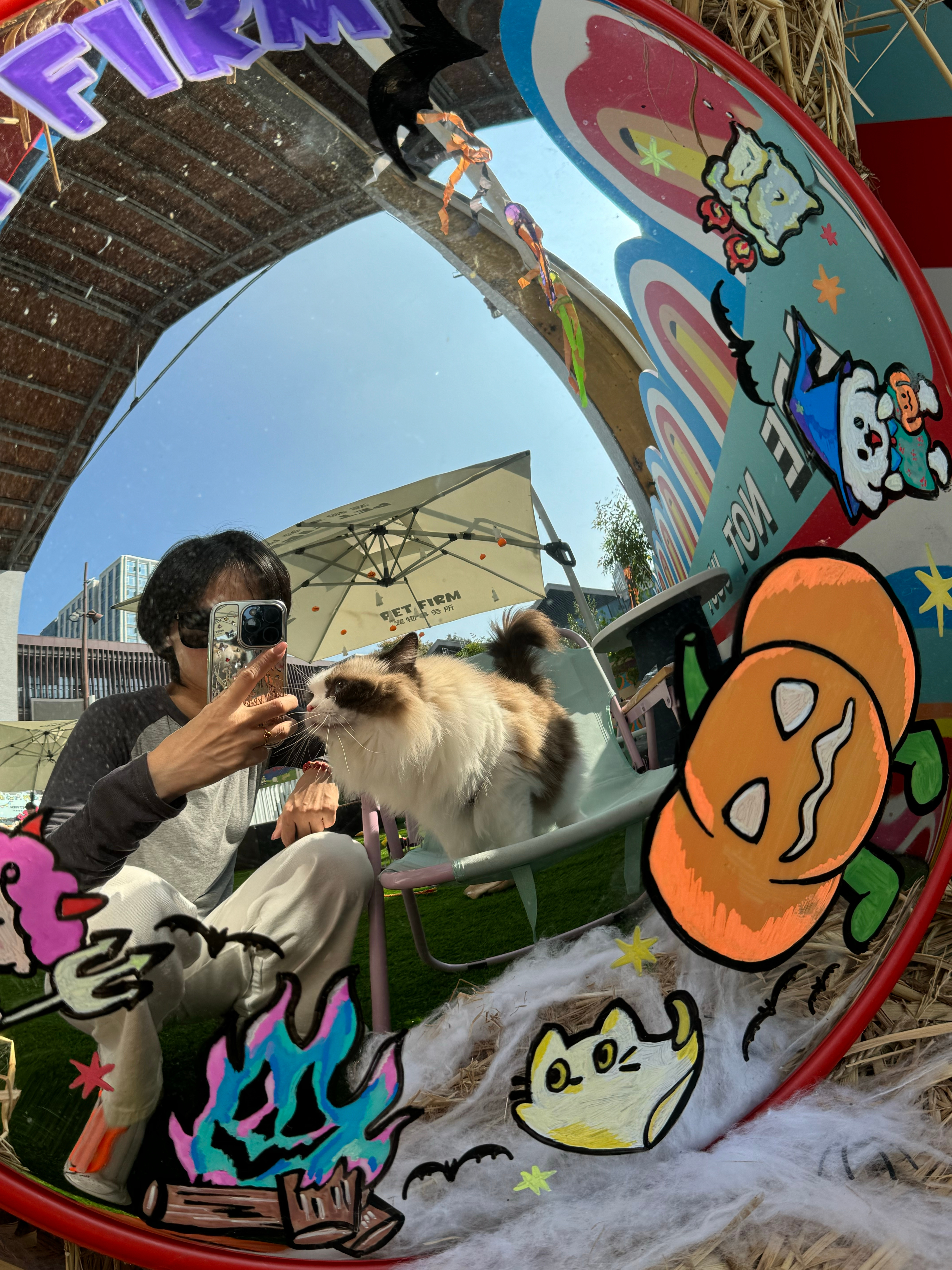 年年该不会觉得自己是个狗吧她是真的喜欢狗，讨厌猫每周三抽两小时带她去找狗狗玩我自