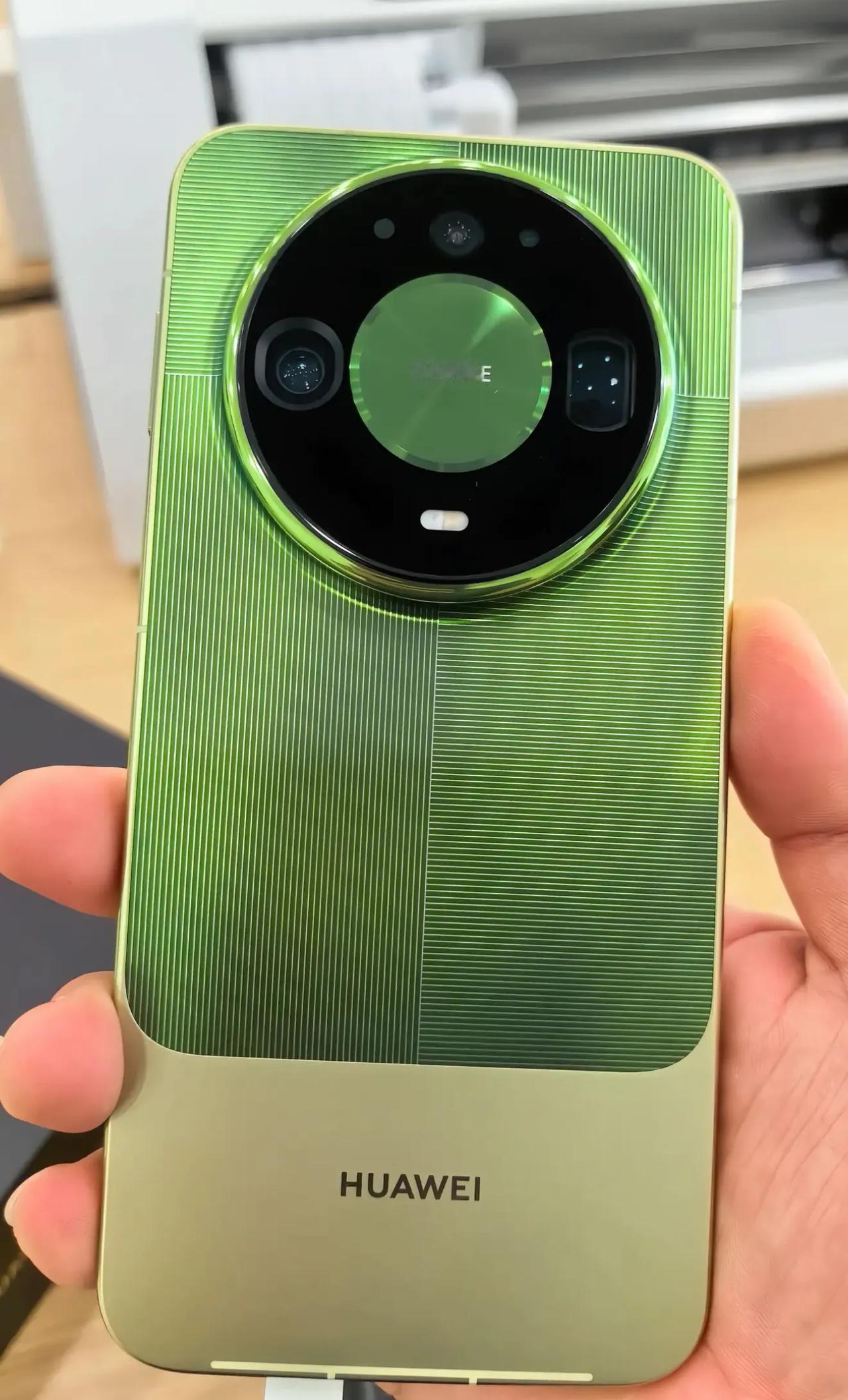 mate90各种配色，有没有你喜欢的？

图片来自网友。