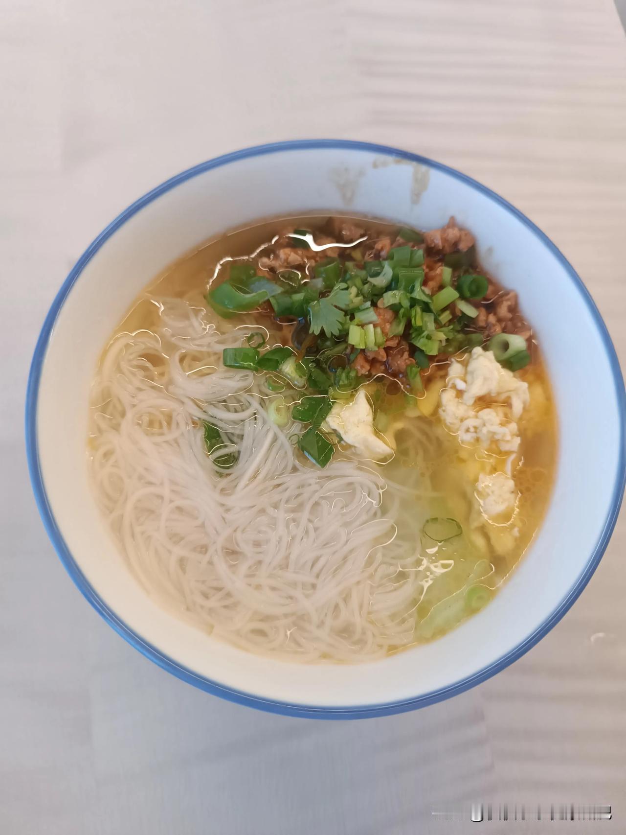一碗细面，美味[心][心][心]