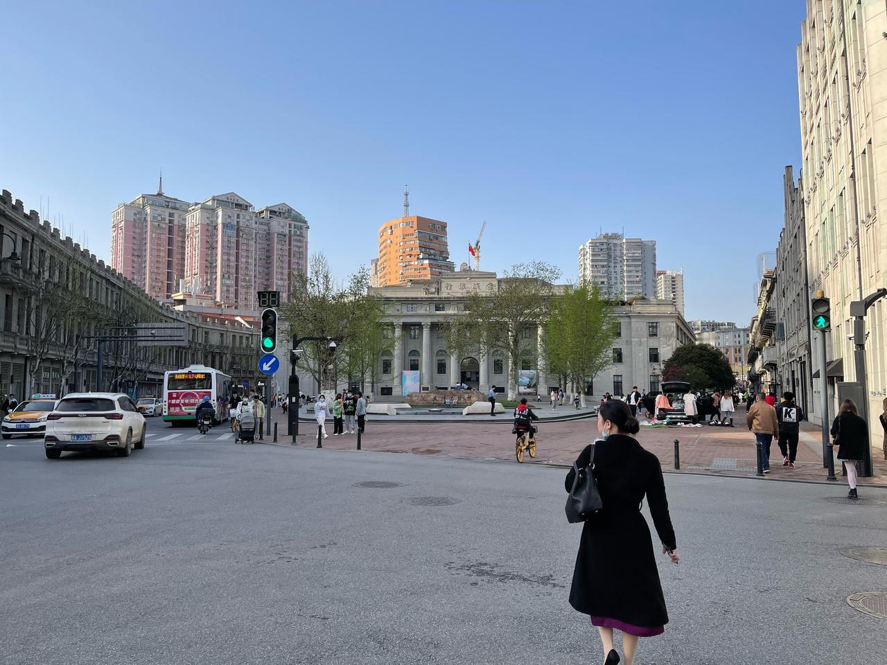 于海青：为何说武汉女人有很硬朗的一面？如果你漫步武汉街头，其实有时候不需要刻意和