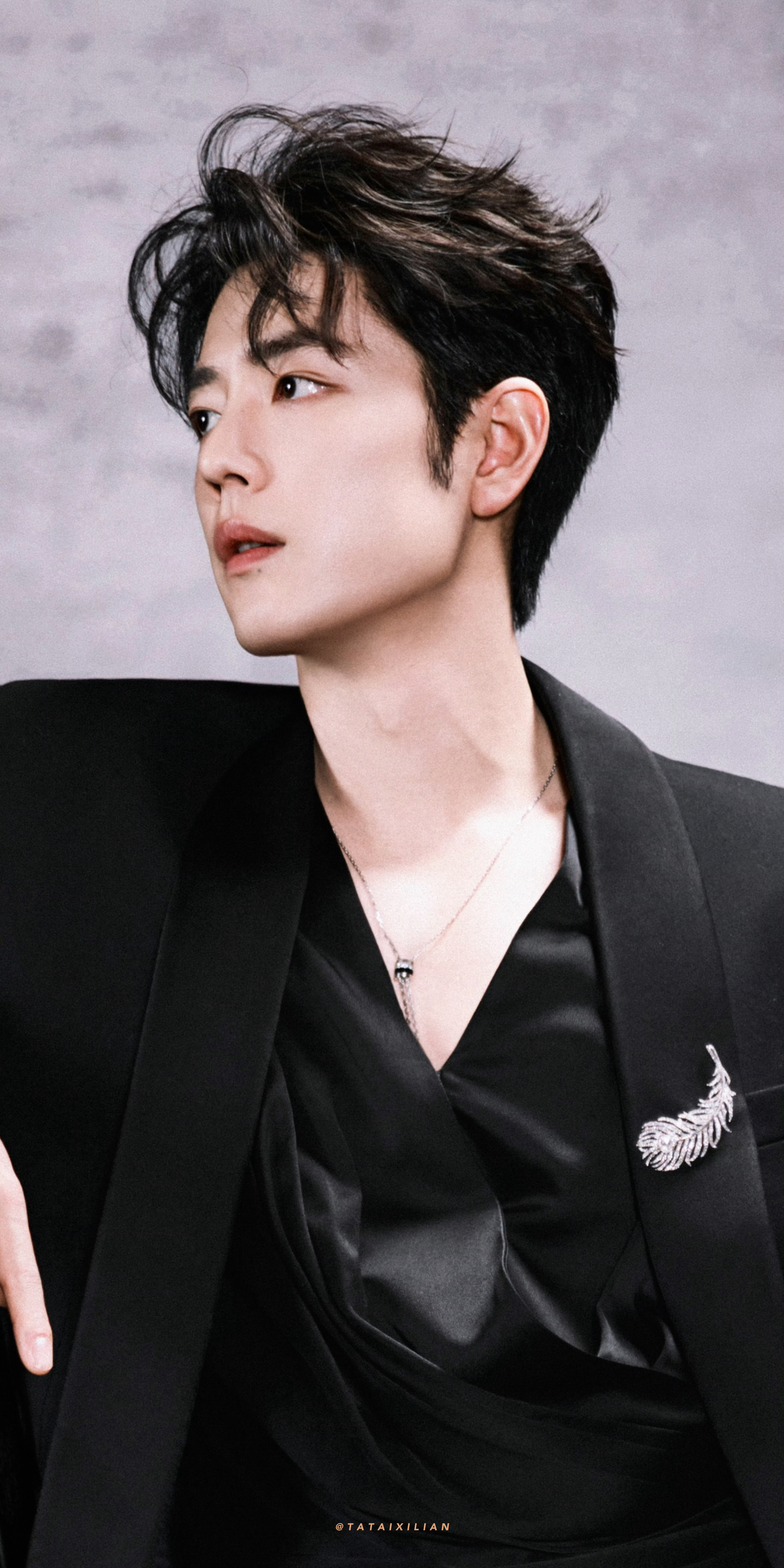 肖战手握3部待播剧做过的决定永不回想，走过的路永不回看。一起期待齐夏肖战魏大勋十