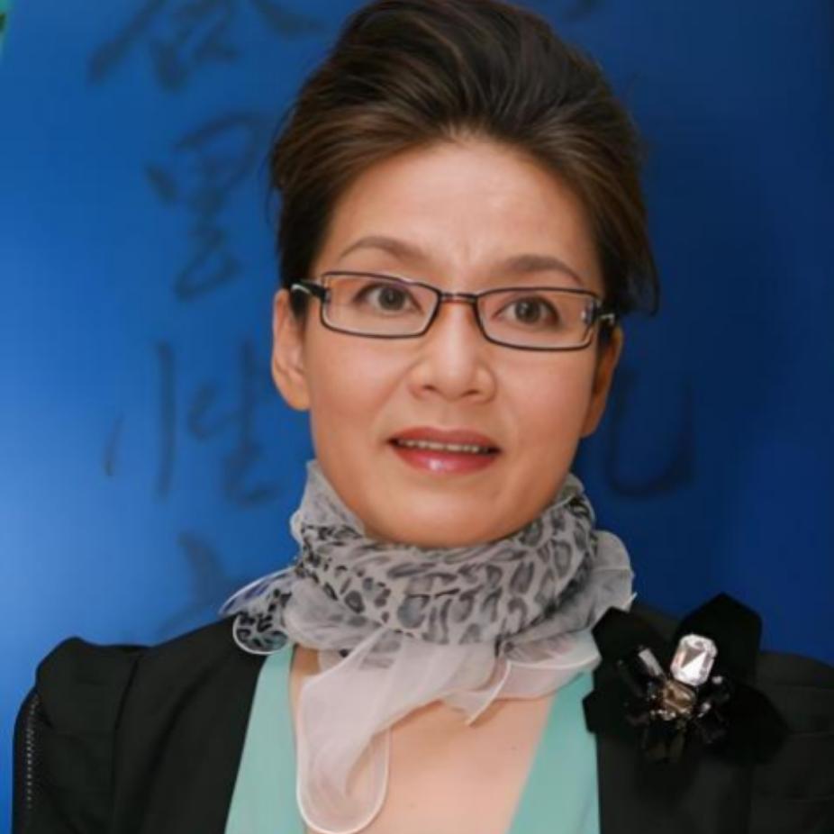 凌晨3‑50的北京，潘虹的举动看完让人破防！

大家熟睡的时候，潘虹忍着老寒腿和