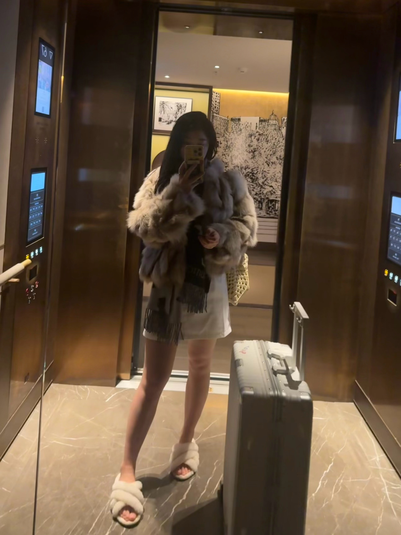 在悉尼传染的 穿衣服我也看不懂了 春夏秋冬哪个季节啊？？ ​​​