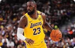 随着东契奇缺阵，湖人队怎么摆出这么奇葩的首发阵容啊！

后卫文森特，24分钟，8