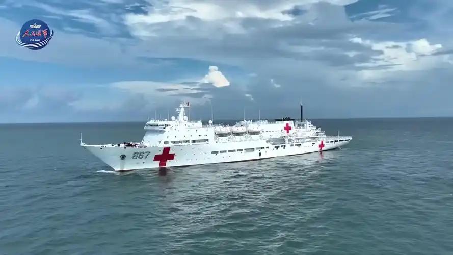 美国压根就不可能搞的赢中国。委内瑞拉局势紧张，美国军舰封锁临海，中国派了艘和平方