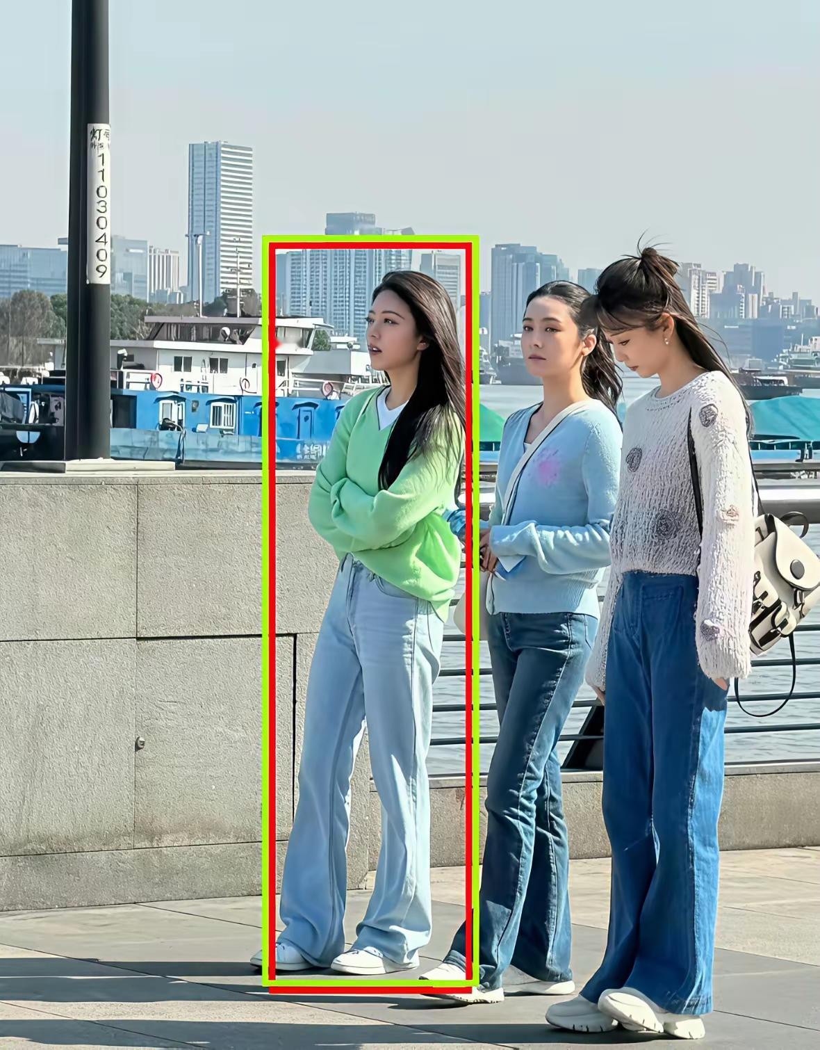 我滴个天！电视里那么漂亮的女神，原来现实中也是这样子的！