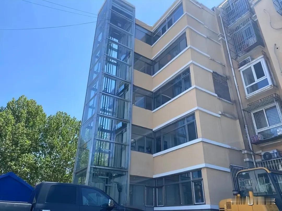 老旧小区装电梯，住顶楼的我用掏心窝子的真心话，给出拒绝原因
你可能不信，我们单元