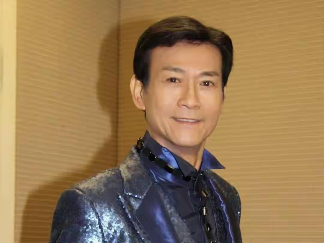 79岁郑少秋官宣退休79岁郑少秋官宣退休，选择放慢脚步享受生活，这是对自己的温柔