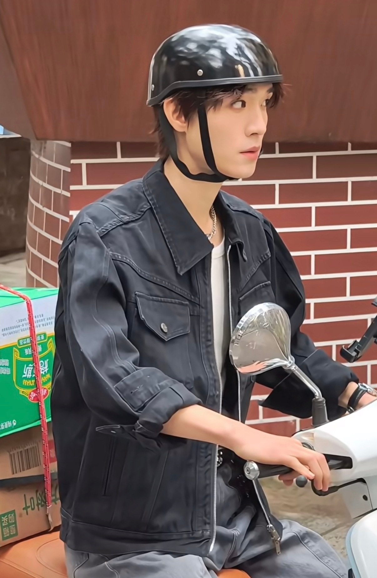 梁律这帽子太逗了 哈哈哈哈哈哈 