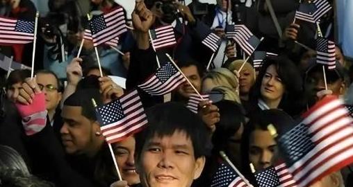 美国人曾一针见血地指出：“如果中国真的那么好，为啥还有大批人移民到美国？” 中国
