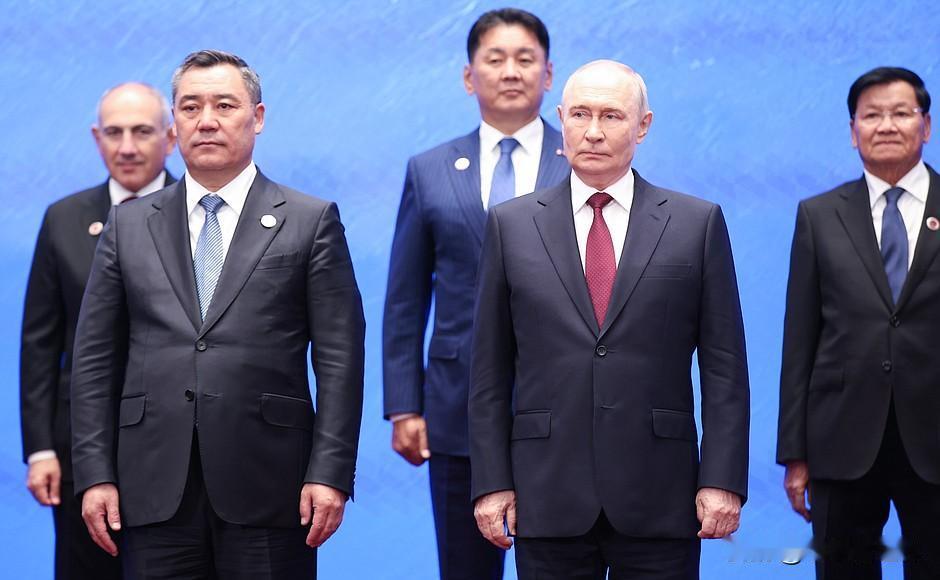 【普京呼吁扩大联合国安理会，将全球南方和东方国家纳入其中】
比什凯克时间2026