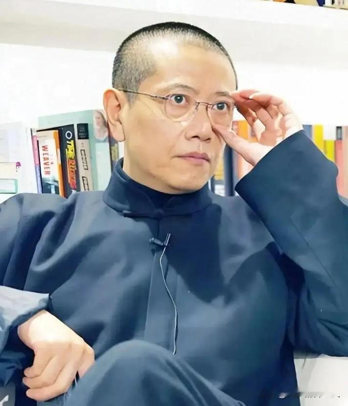 看到文化名人陈丹青最近絮絮叨叨地诉苦，说他那个在美国长大的女儿，47岁了，不结婚