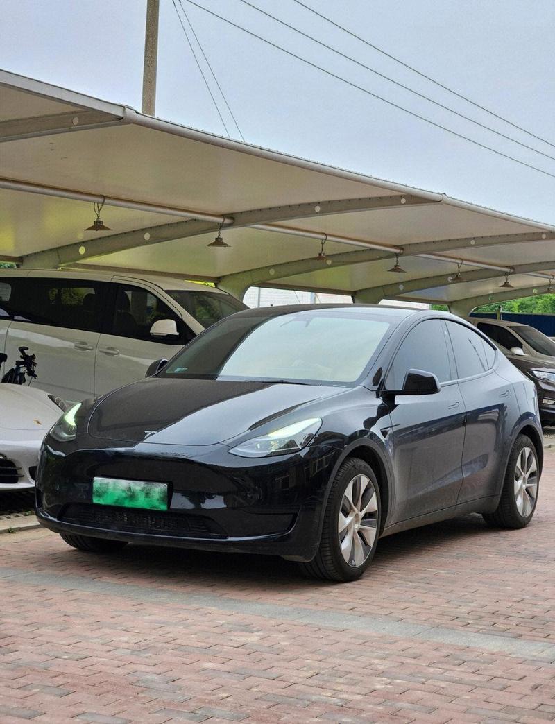 Model Y L｜二手电车硬通货，一车传三代不过分🚙
不用多说！Model 