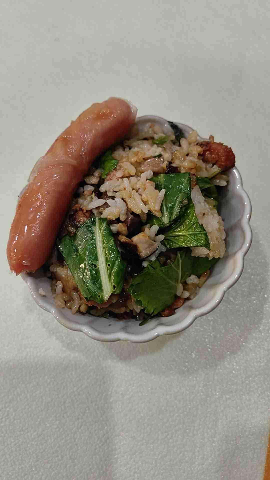 我的今日状态：😁轻松愉快
我这里的天气：☀️晴天
自制煲仔饭